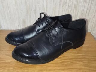 Продам женские кожаные туфли 40-41 размер