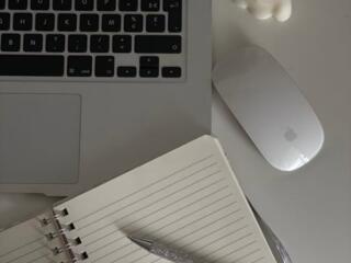 Пишу конспекты, лекции