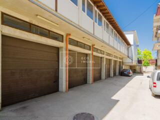 Se oferă spre vânzare autoservice complet utilat, cu tot necesarul ...