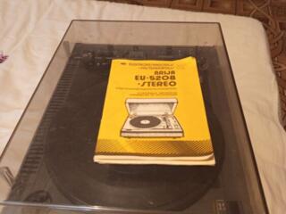 Продам виниловый проигрыватель Ария