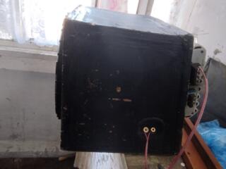 Продам сабвуфер с усилителем