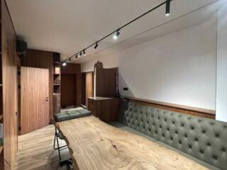 Продается 3-комнатная квартира+гараж "Сталинка"