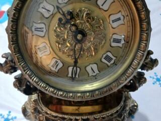 Продаю антикварные, бронзовые, советские, настольные, электронные часы.