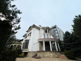 Vânzare casă în stil clasic, situată în sectorul Centru cu locație ...