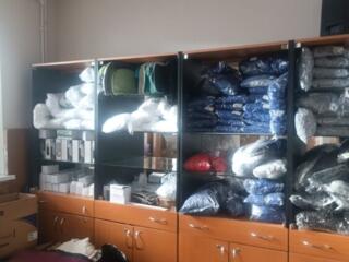 Продаем срочно офисные шкафы и полки, недорого, самовывоз, цена символ