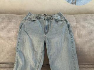 Женские джинсы размер 28.