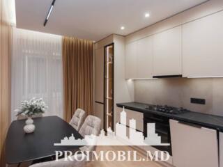 Vă propunem spre vânzare acestapartament cu 3camere și living,sect. ..