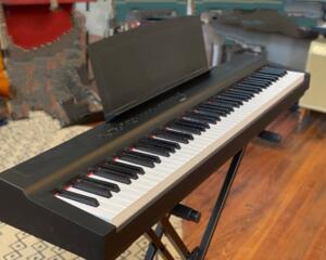 Yamaha P-125 Stage Piano. 88 клавиш. полноразмерная клавиатура