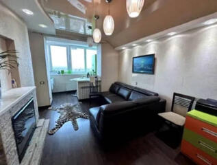 Предлагается к продаже трехкомнатная квартира на улице Парковая. ...