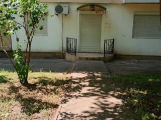 Продам фасадное помещение под коммерцию по Добровольского. Место ...