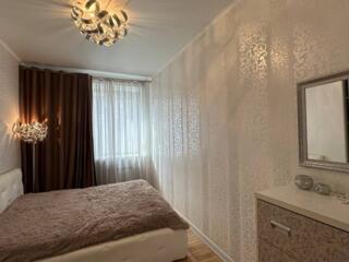 Продам 3-х комнатную в сталинке, Торговая/Пастера