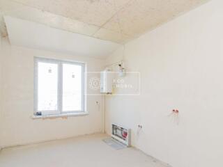 Vă oferim spre vânzare penthouse cu 3 odăi situat în sectorul Centru, 