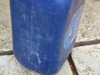 Канистры пластмассовые из под ГСМ на 20 литров ПРОДАМ