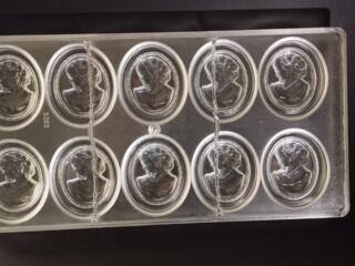 Формы для шоколадных конфет.