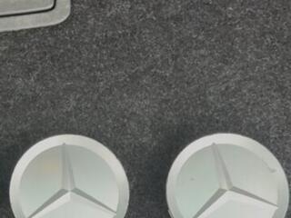Продам 4 оригинальных колпачка Mercedes-Benz