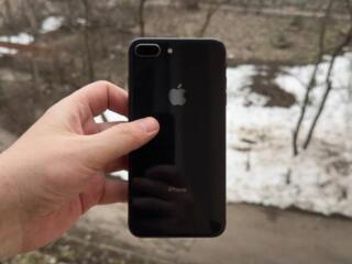 Продам iPhone 8 Plus