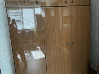 ПРОДАМ ШКАФ