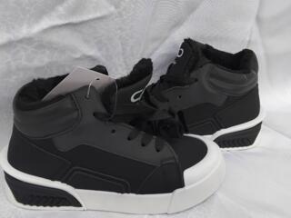 Новые. Унисекс. Тонкий мех.