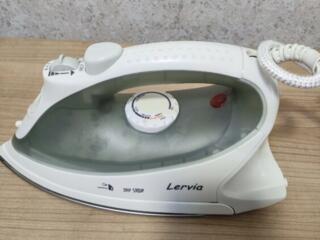 Продам отличный немецкий утюг, четыреста рублей.