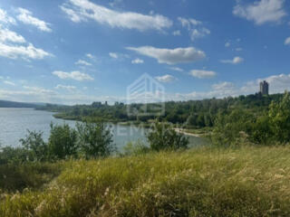 Oportunitate unică de investiție! Se vinde un teren generos de 75 de .