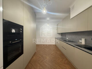 Apartament nou cu terasă în bloc de tip Club House în Centru! - ...