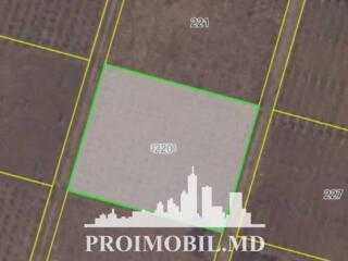 Spre vânzare se oferă teren pentru grădină, situat în com. Budești. ..