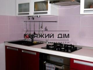 4-х кімнатна вул. Лютеранська 27-29. Площа: 100 кв.м. Євро ремонт. ...