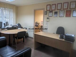 Продаж 3-кімнатної квартири на Лук'янівці, вул. Дегтярівська, 28 