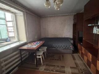 Продается теплая и аккуратная квартира на комфортном 4-м этаже. Это ..