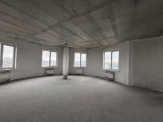 Предлагается к продаже уникальная просторная 3 комнатная квартира в ..