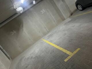 Предлагается к продаже подземное парковочное место на первом уровне в 