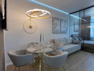 Продам  2х комнатную квартиру в Жемчужине .