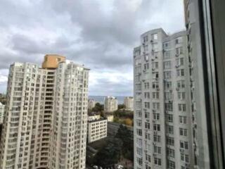 Трехкомнатная квартира на Французском бульваре