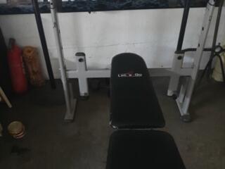 Продаю тренажёры: регулируемая скамья для жима Let's Go со стойкой