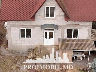 Vă propunem spre vânzare această casă în Codru, str. Sitarului, cu ...