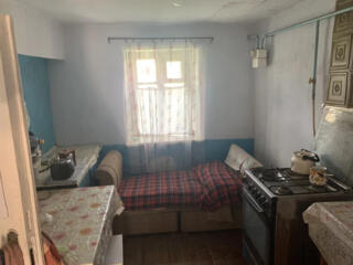 Продам дом с газом в  центре пгт Кремидовка