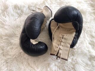 Продам боксерские перчатки