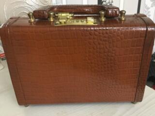 НОВЫЕ: сумочка, очки и ремень