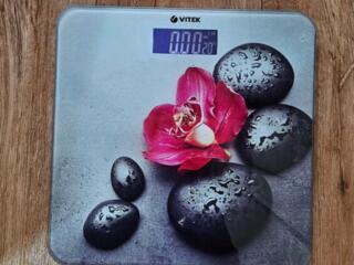 Весы Vitek VT-8084 сочетает привлекательный дизайн!