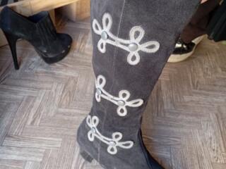 Замшевые сапоги стильные винтажные