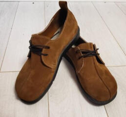 Пошив и ремонт обуви.