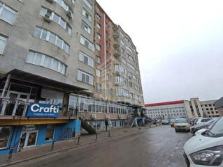 Spre chirie spațiu comercial la parter, cu ieșire directă în stradă, .