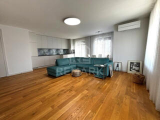 Spre chirie apartament cu 3 camere și terasă, în zona diplomatică a ..