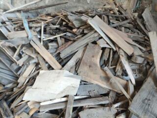 Срочно продам разные доски на дрова. Недорого. Самовывоз