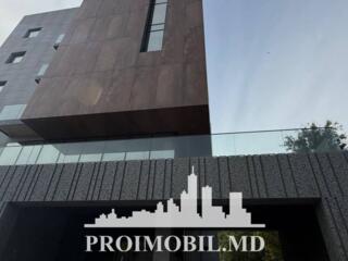 Se oferă spre chirie spațiu pentru oficii amplasatîn sect. Buiucani, .