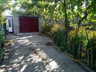 Дом возле Куяльницкого лимана! Гараж, участок и отличное расположение