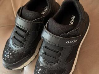 Детские кроссовки Geox 28 размер (НОВЫЕ), обувь на девочку
