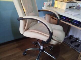 Продам кресло офисное