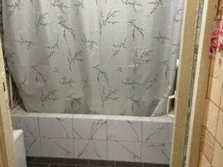 Квартира в середине дома. Продажа от хозяина. Обмен не интересует.