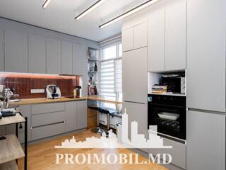 Vă propunem spre vânzare acestapartament cu 2 camere și living, sect. 